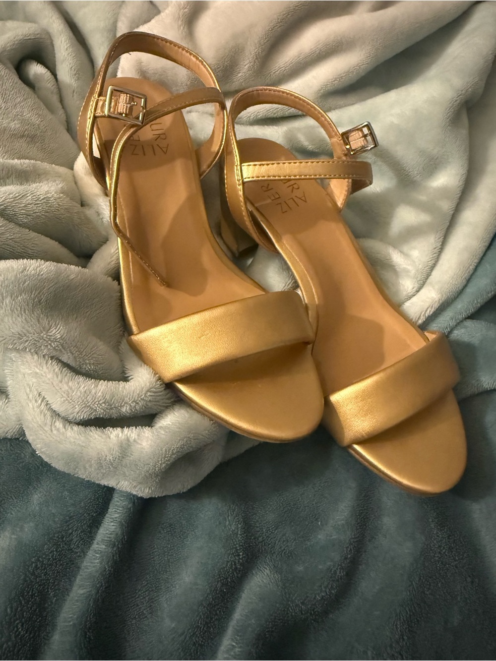 stuart weitzman gold heels 6